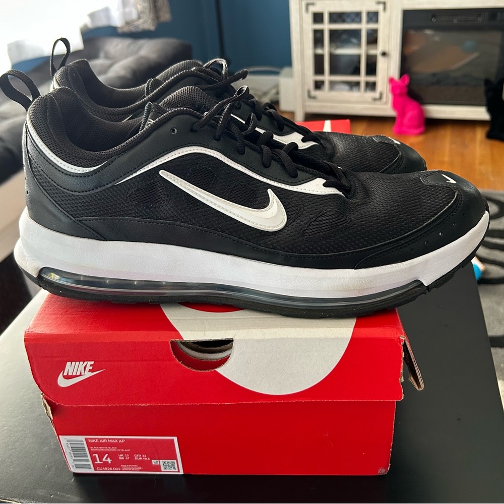 Nike Men's Black and White Air Max Sneakers